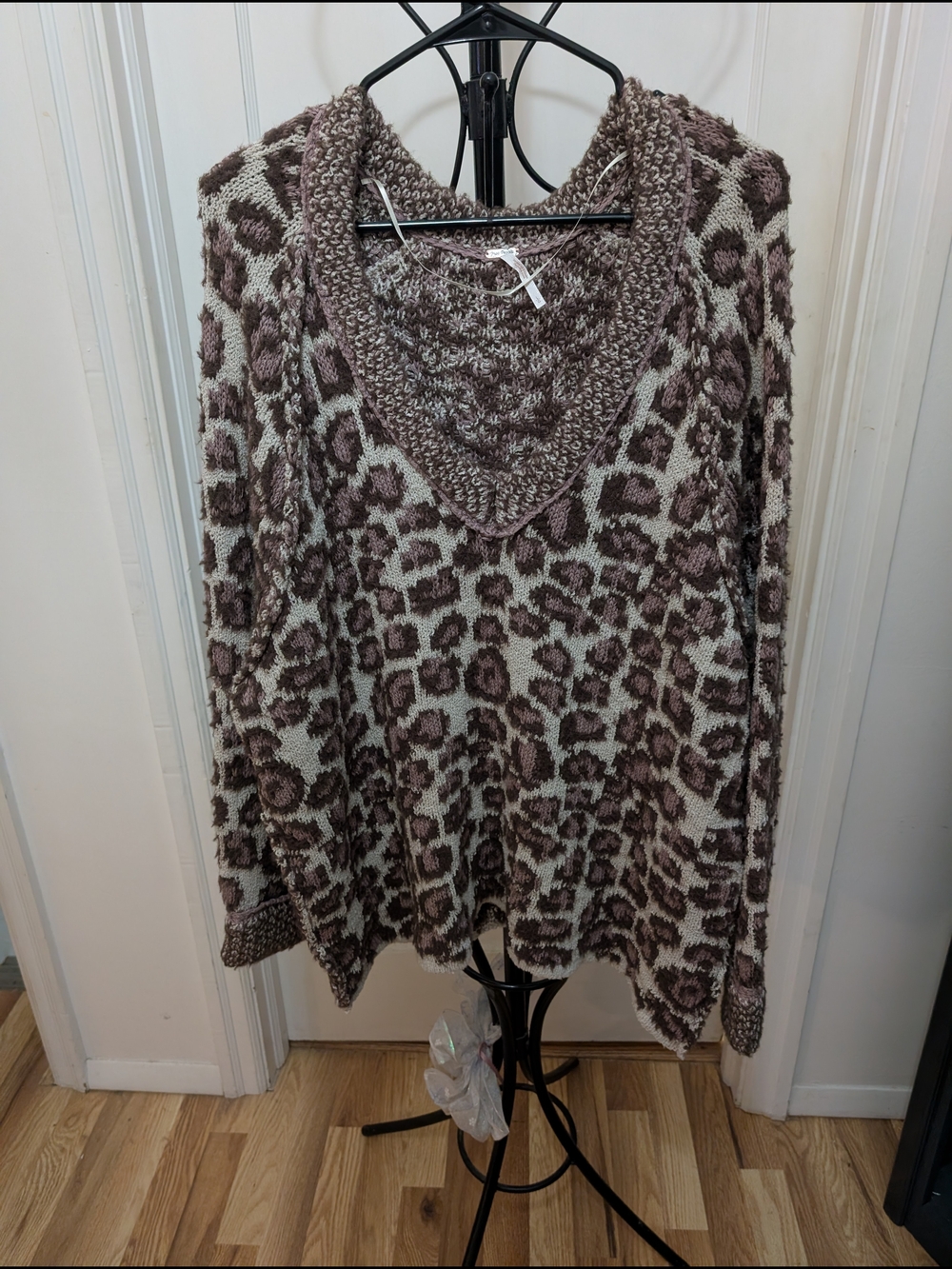 Free People Taupe and Cream Leopard-Print V-Neck Sweater Size Large